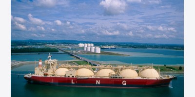 Tàu chở LNG đầu tiên vượt qua eo biển Hormuz sau thông báo thỏa thuận Mỹ-Iran