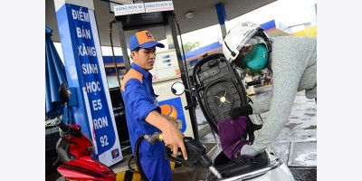 Kỳ điều hành đầu tiên theo quy định mới, giá xăng giảm hơn 500 đồng/lít