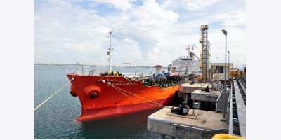 Phố Wall yêu cầu làm rõ kế hoạch giải cứu eo biển Hormuz của Trump