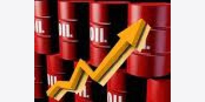 Trung Quốc Cân Nhắc Gói Cứu Trợ cho Các Hãng Hàng Không Đang Chật Vật vì Cú Sốc Nhiên Liệu 