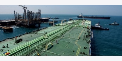 Lưu Lượng Giao Thông Tại Eo Biển Hormuz Rơi Xuống Mức Bốn Tàu Khi Các Cuộc Tấn Công Giữa Iran Và Mỹ Leo Thang