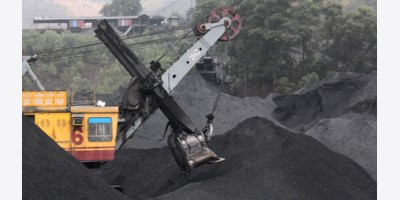 Lượng nhập khẩu yếu của Trung Quốc khiến giá than Châu Á giảm xuống mức thấp nhất bốn năm