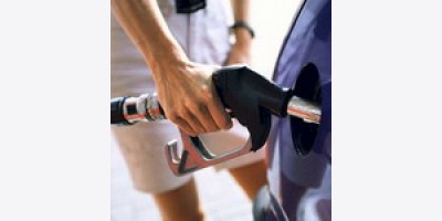 Giá xăng Mỹ tiếp tục giảm khi hợp đồng xăng tương lai chạm mức thấp nhất trong hai năm