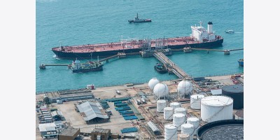 Số lượng tàu chở dầu tập trung tại đảo Kharg của Iran đạt mức cao nhất sau lệnh phong tỏa