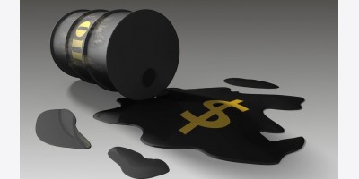 Căng thẳng Nga-Ukraine leo thang khiến phí bảo hiểm rủi ro chiến tranh tăng trong giá dầu