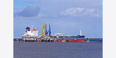 IEA: Lượng dầu xuất khẩu thất thoát qua eo biển Hormuz tiệm cận mức 2,8 tỷ thùng