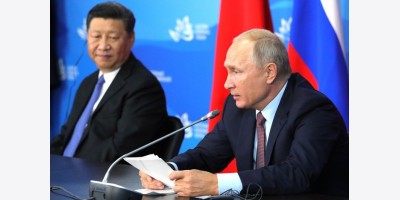 Putin gặp Tập Cận Bình khi các lệnh trừng phạt đè nặng lên nền kinh tế Nga