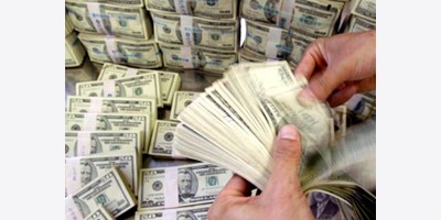 Cục Dự trữ Liên bang Mỹ giữ nguyên lãi suất, chờ đợi "sự rõ ràng" về thuế quan