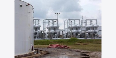 Hỏa hoạn bùng phát tại nhà máy lọc dầu thuộc sở hữu của Rosneft sau cuộc tấn công bằng máy bay không người lái của Ukraine