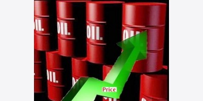 Giá dầu nhích nhẹ sau khi chạm đáy một tháng