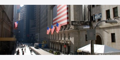 Phố Wall nhận định lạm phát hạ nhiệt ngay cả khi giá dầu duy trì trên 90 USD