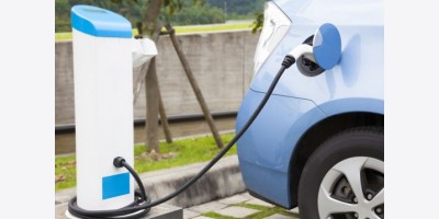 IEA dự báo doanh số bán xe điện tăng mạnh trong khi các nhà sản xuất ô tô cảnh báo nhu cầu yếu hơn