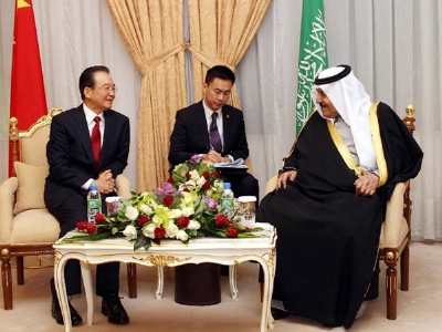 Thá»§ tÆ°á»›ng Ôn Gia Báº£o (trái) há»™i Ä‘àm vá»›i Thái tá»­ Nayef bin Abdulaziz Al Saud hôm 14-1 táº¡i áº¢ráº­p Xêút áº¢nh: Xinhua