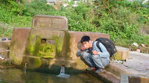 Giếng có mùi xăng vẫn được ngưá»i dân sá» dụng trong sinh hoạt
